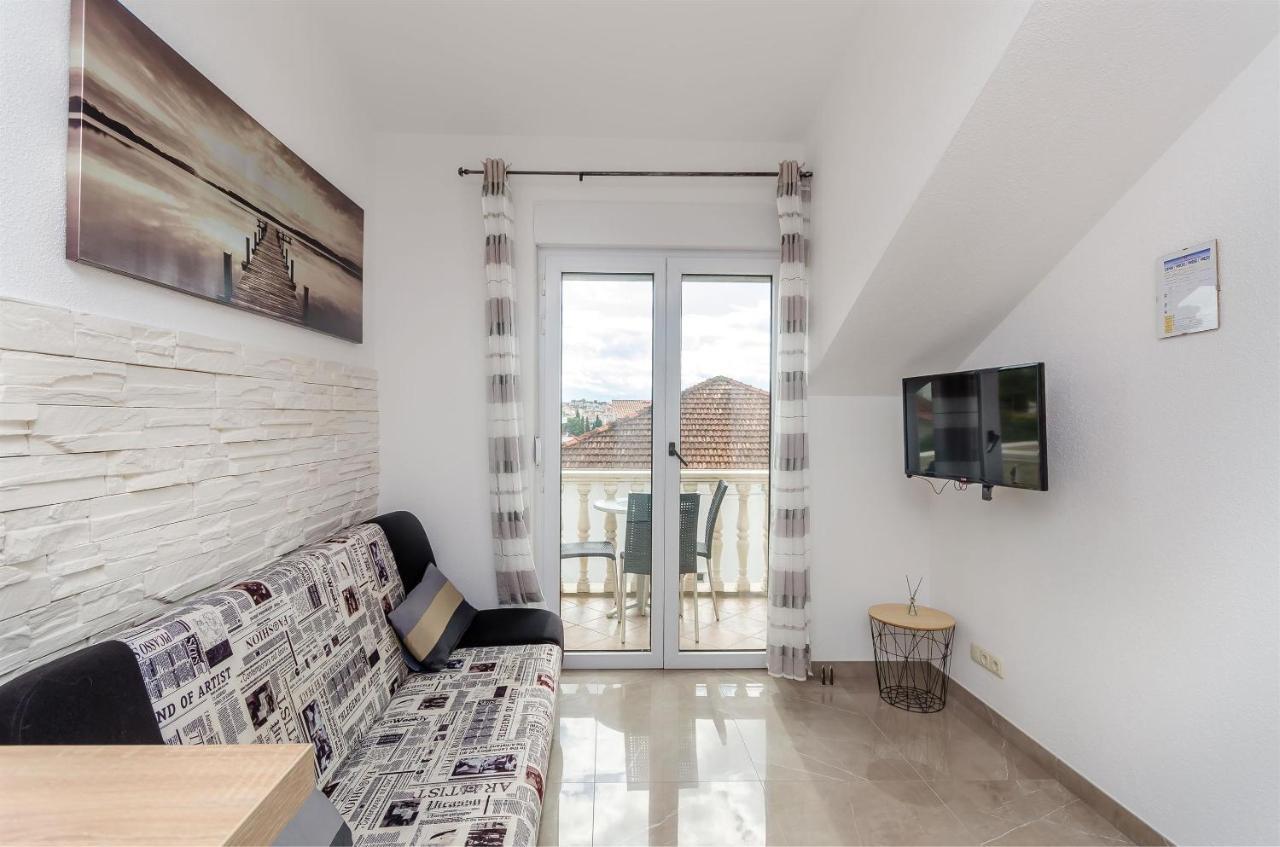 Apartments Marina Trogir Bagian luar foto