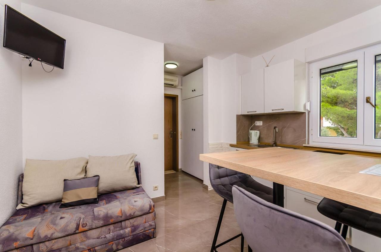 Apartments Marina Trogir Bagian luar foto