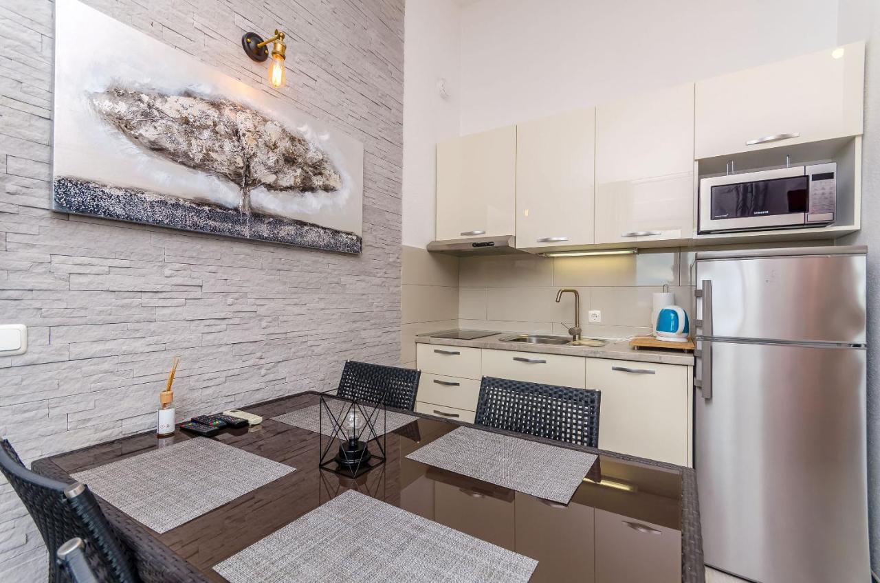 Apartments Marina Trogir Bagian luar foto