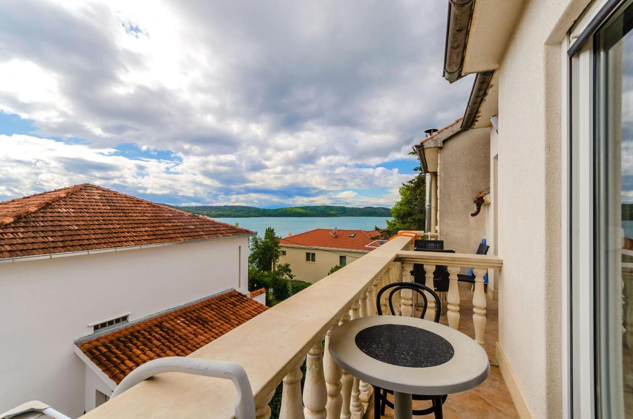 Apartments Marina Trogir Bagian luar foto